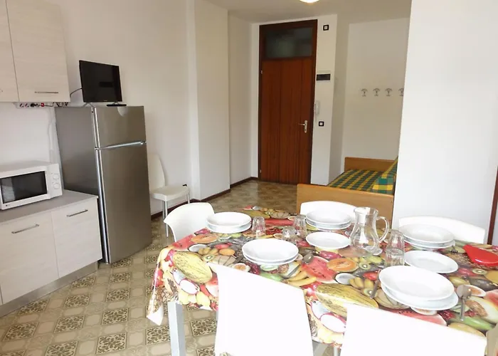 Bright Flat Close To The * ביביונה